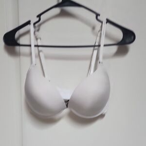 Frederick's of Hollywood Classic White Bra